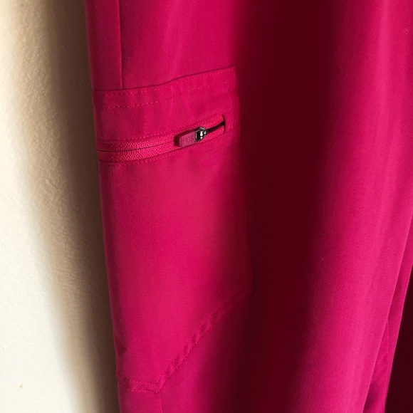 FIGS Zamora Scrub Jogger Pants in Raspberry Sorbet XL - Picture 5 of 8